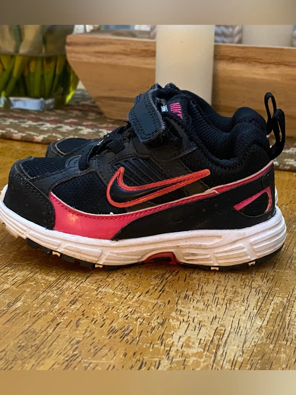 Nike Dart 8 toddler sneakers…Toddler size 6